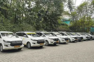 local and outstanding taxi service image