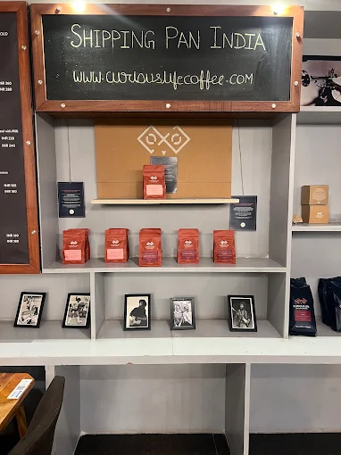 curious-life-coffee-roasters interior image