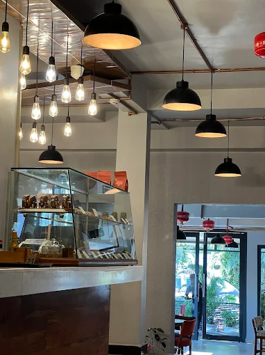 curious-life-coffee-roasters interior image